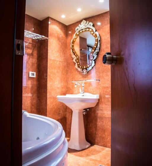 سوییت جونیور, Maritsas Hotel & Suites