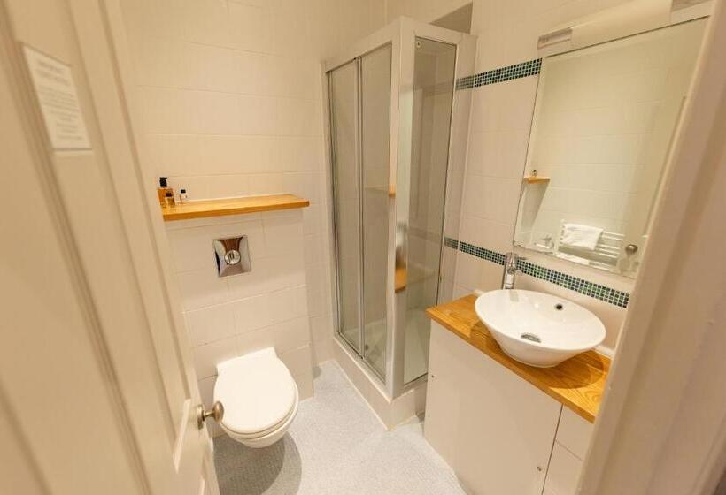 Номер Стандарт Плюс, Fox And Hounds Llancarfan