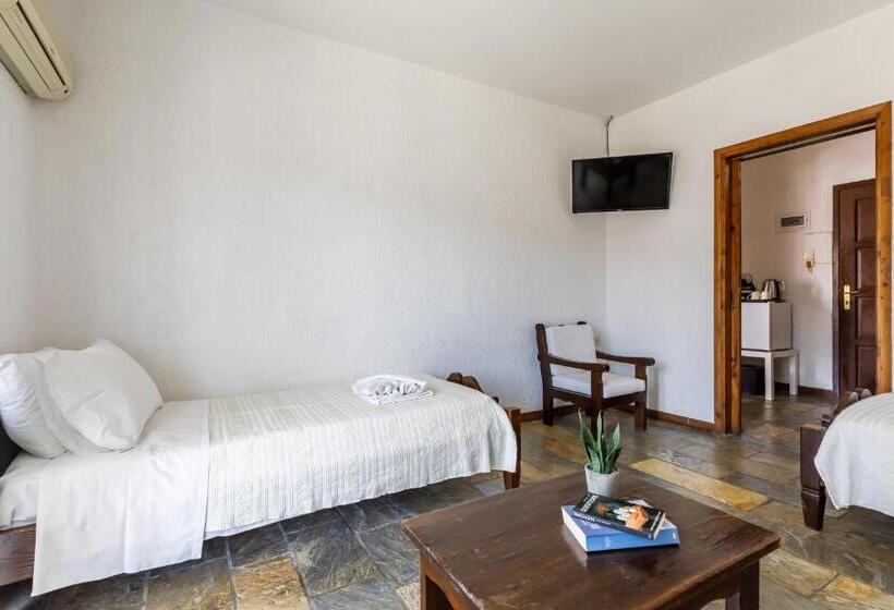Family Suite, Amalia