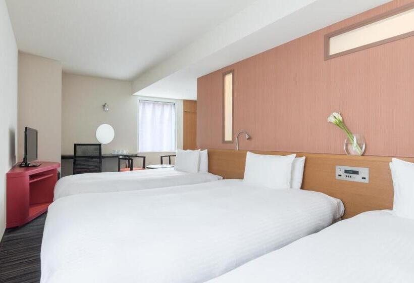 3-Bett-Standardzimmer, The B Kobe