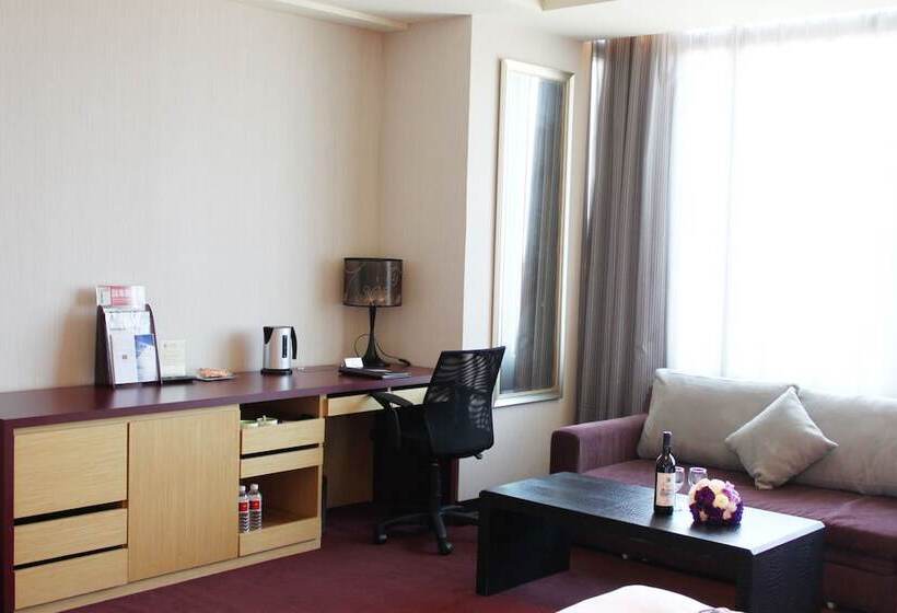 اتاق لوکس سه تخته, Golden Tulip Zhong Xin Hotel Taichung