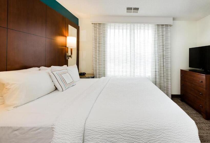 מיטת קינג בסוויטה, Residence Inn Florence