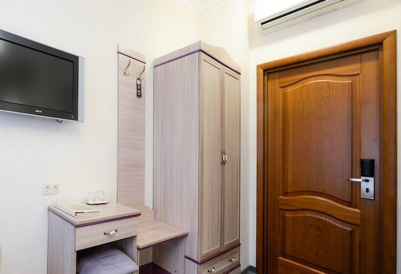 Quarto Superior, Anabel At Nevsky 88