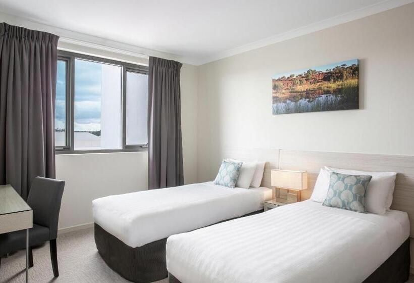Апартаменты 2 Спальни, Mantra Geraldton