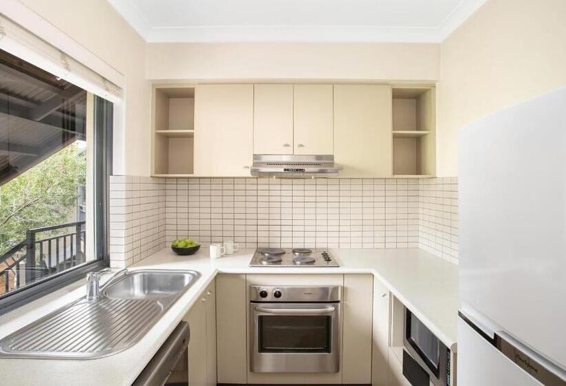 Апартаменты 3 Спальни, Mantra Geraldton