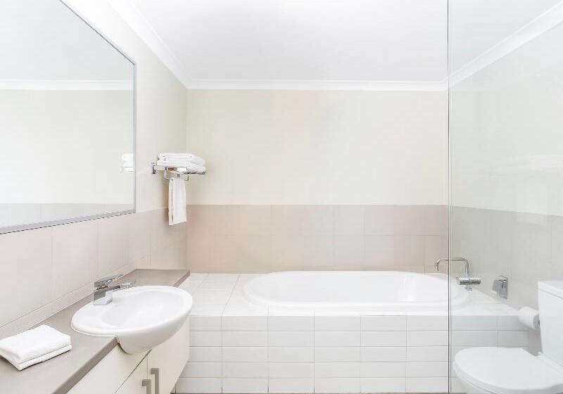 Апартаменты Superior 2 Спальни, Mantra Geraldton