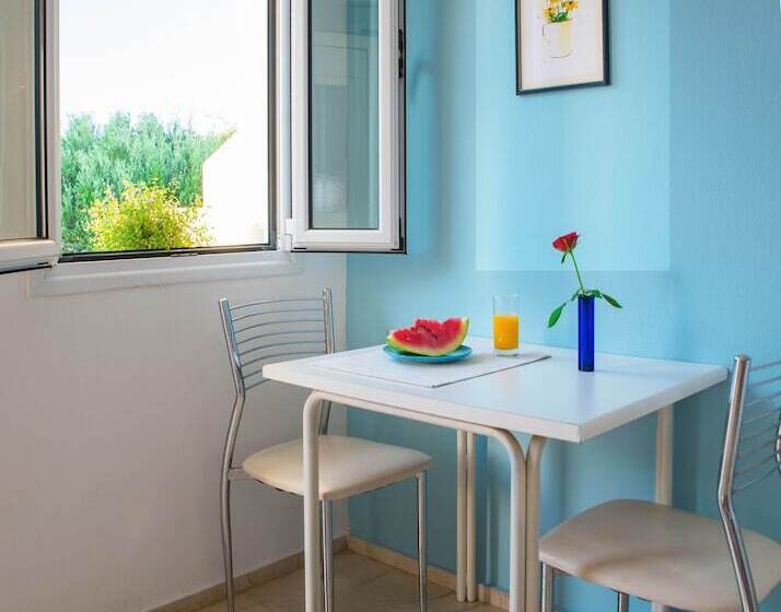 Студия Стандарт, Melissa Apartments, Studios & Suites