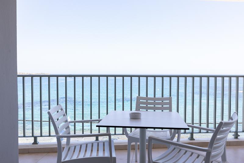 Люкс Executive Вид на Море, Alia Beach Hotel By Estia