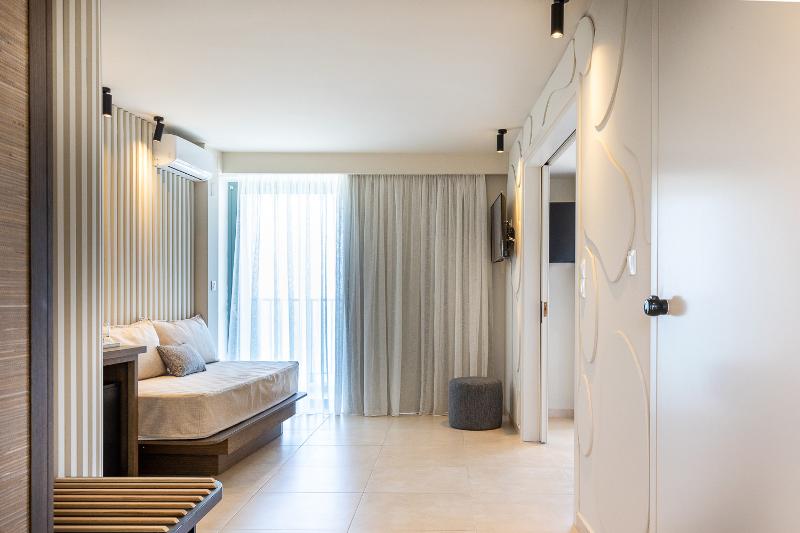 Люкс Executive Вид на Море, Alia Beach Hotel By Estia