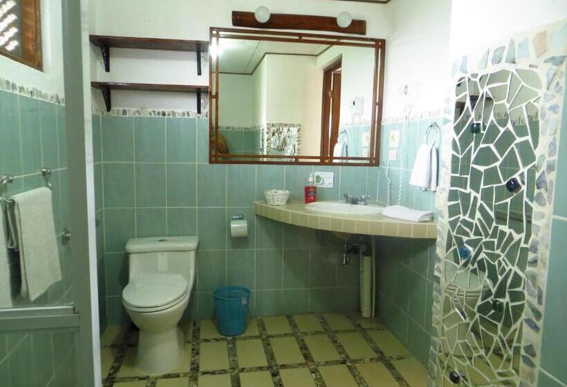 四人标准间, Guayabo Lodge