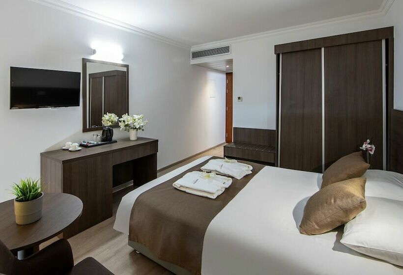 수피리어 룸, Kapetanios Limassol