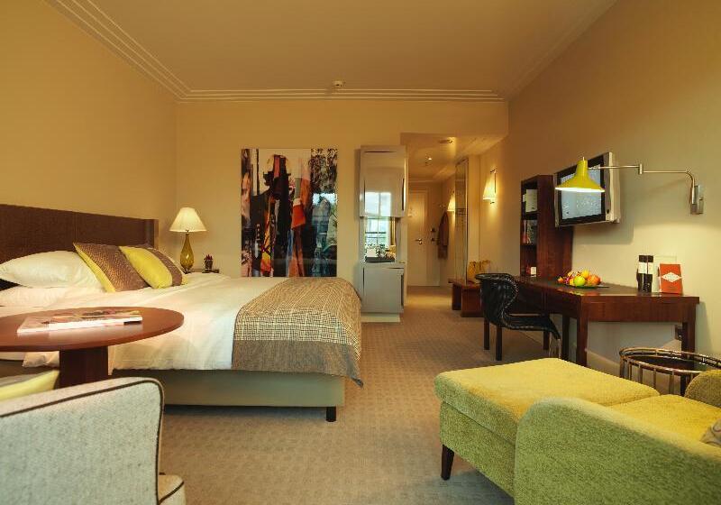 キングサイズベッドのスタンダードルーム, Holiday Inn Express Cloverdale   Greencastle, An Ihg
