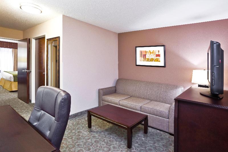 스위트 킹사이즈 침대, Holiday Inn Express Hotel & Suites Van Wert, An Ihg