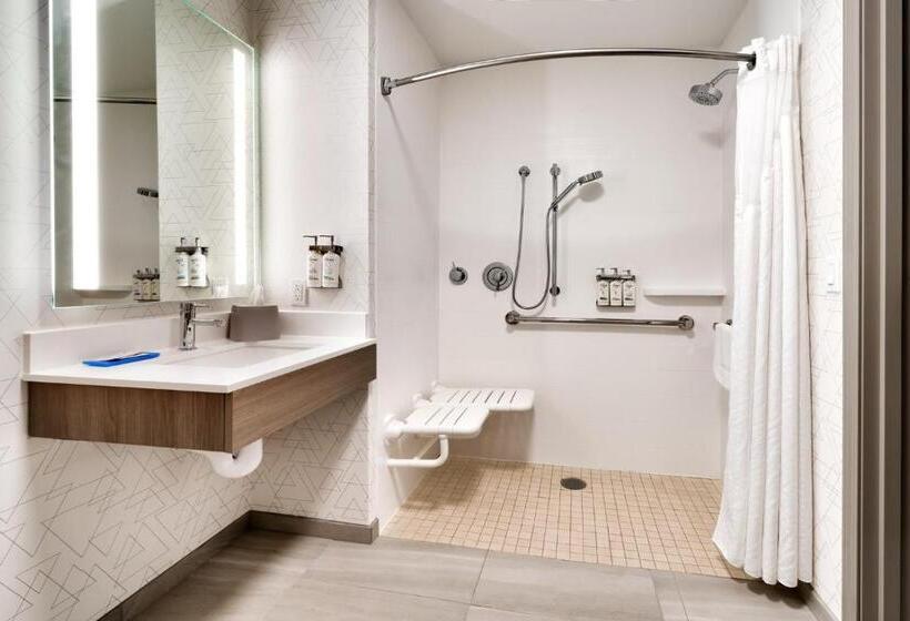 Номер Стандарт Кровать Кинг Адаптированный для Инвалидов, Holiday Inn Express And Suites Helena, An Ihg