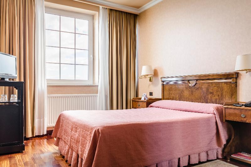 장애인을 위한 킹사이즈 침대 스탠다드 룸, Holiday Inn Express And Suites Helena, An Ihg