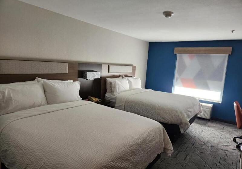 Люкс Кровать Квин, Holiday Inn Express & Suites Perry, An Ihg