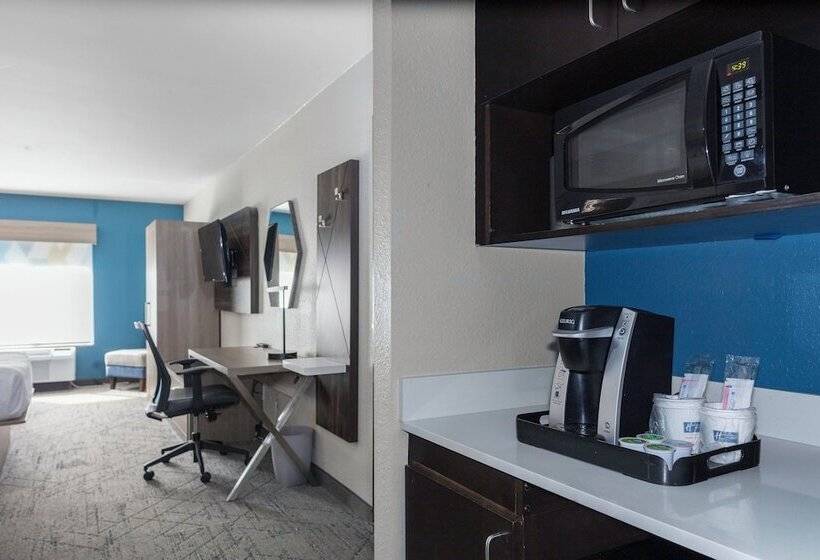 스위트, Holiday Inn Express & Suites Roanoke Rapids Se By Ihg