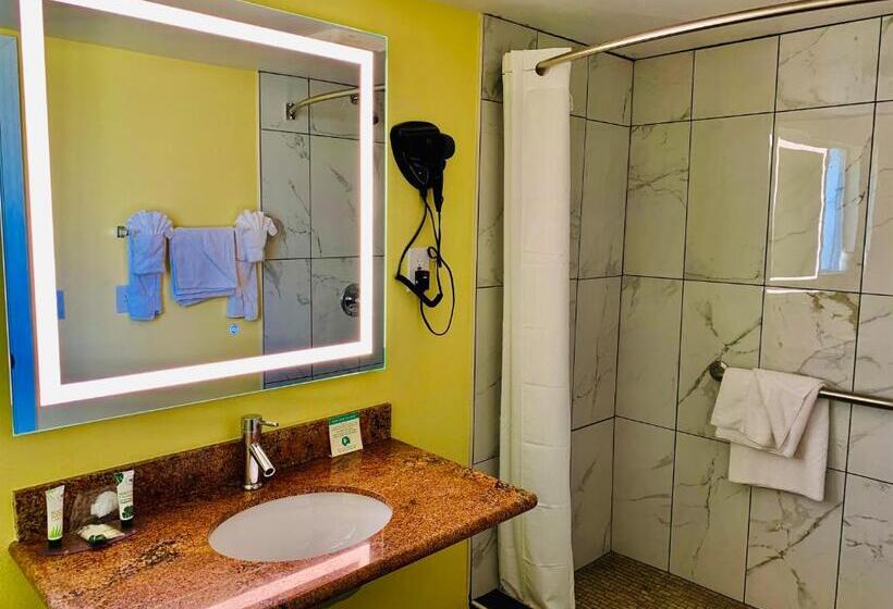 장애인을 위한 스탠다드 룸, Morro Bay Beach Inn