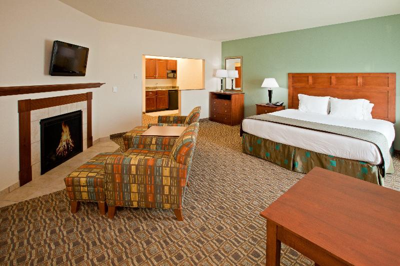 Люкс Кровать Кинг, Holiday Inn Express & Suites Ripley, An Ihg