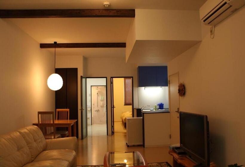 آپارتمان 1 خوابه, Tsuru Apartments