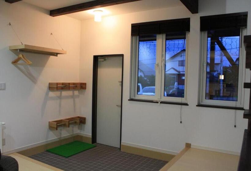 آپارتمان 1 خوابه, Tsuru Apartments