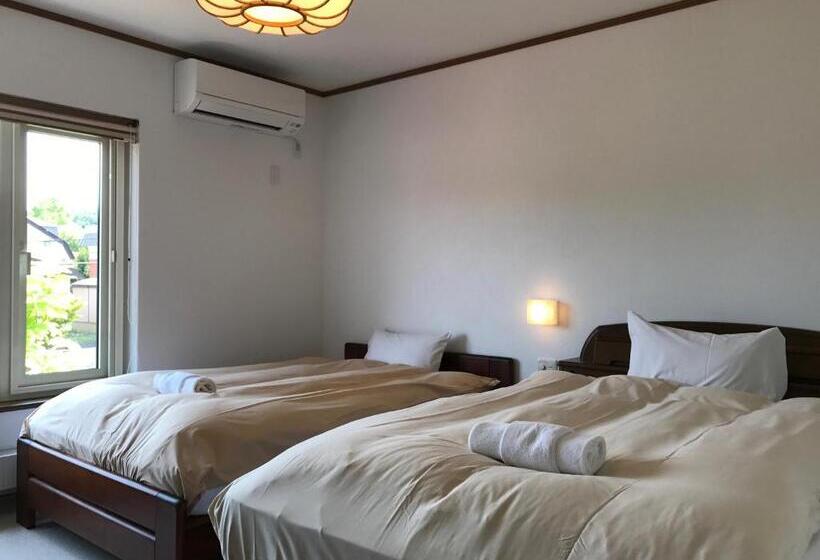 ویلای 3 خوابه, Tsuru Apartments