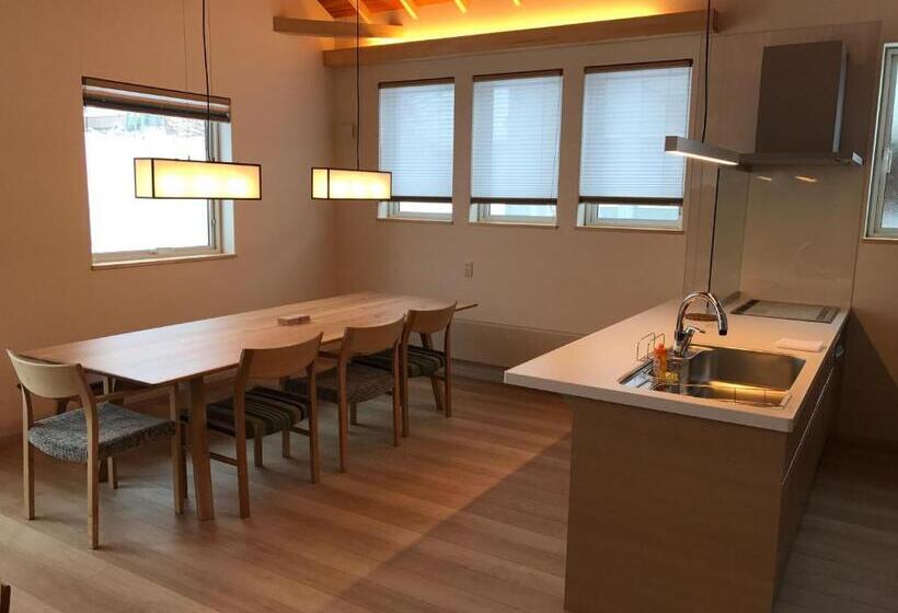 آپارتمان لوکس 1 خوابه, Tsuru Apartments