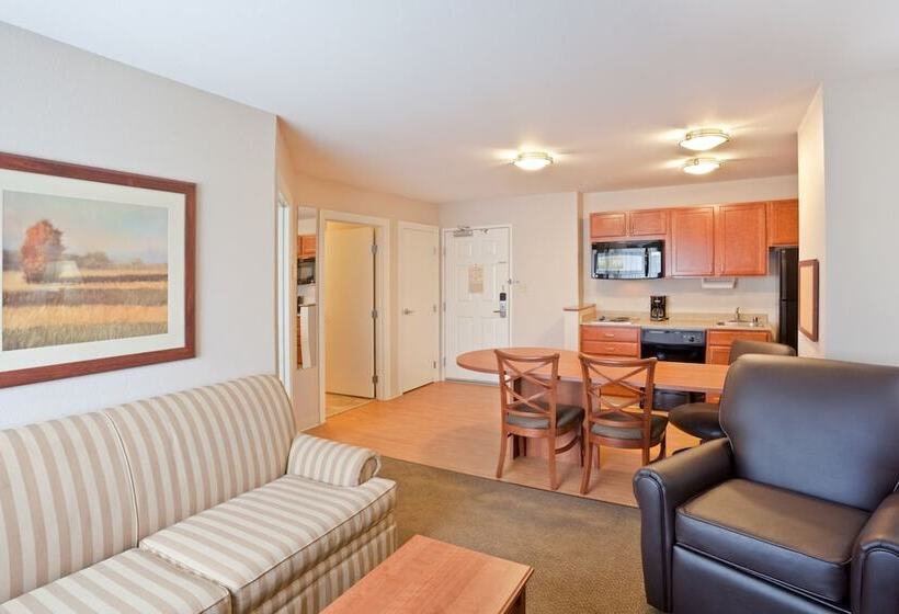 سوئیت برای معلولان, Candlewood Suites Oak Harbor, An Ihg