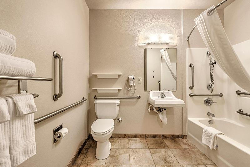 سوئیت برای معلولان, Candlewood Suites Oak Harbor, An Ihg