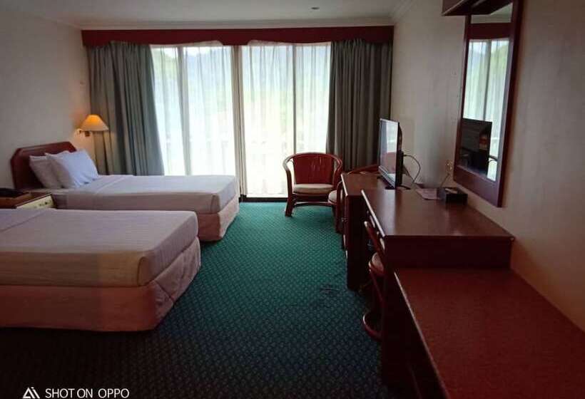 اتاق سوپریور, Coral Bay Resort