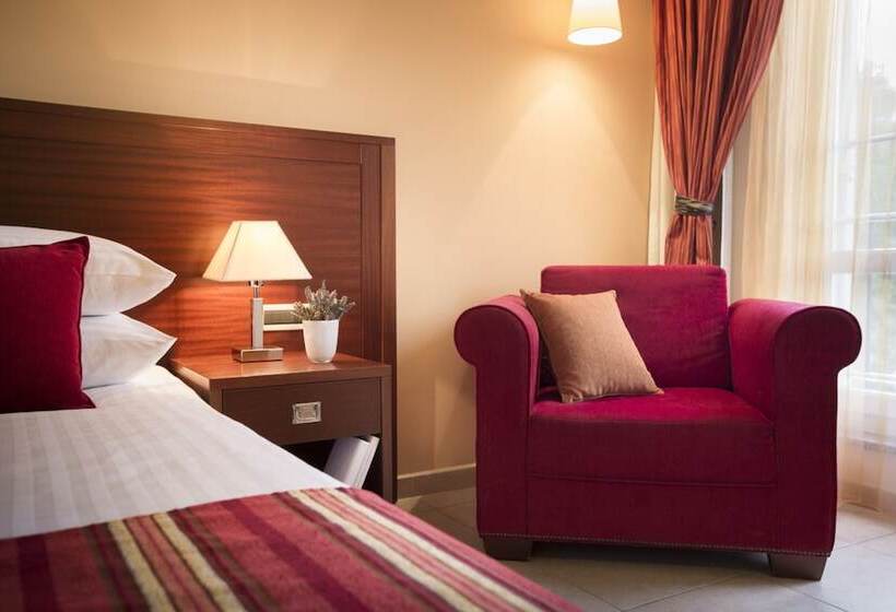 اتاق کلاسیک سه تخته, Valamar Atrium Residence