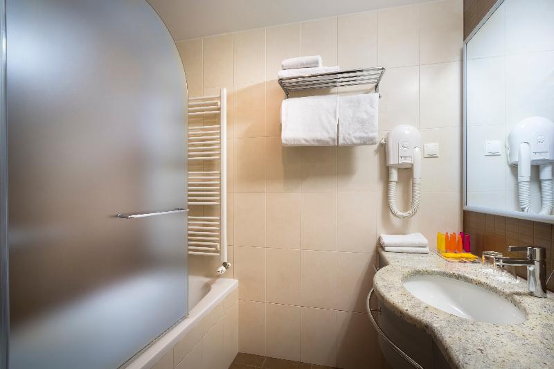 اتاق کلاسیک سه تخته, Valamar Atrium Residence