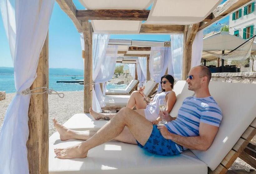 اتاق سوپریور با چشم‌انداز دریا و بالکن, Heritage Boutique Hotel Adriatic Adults Only