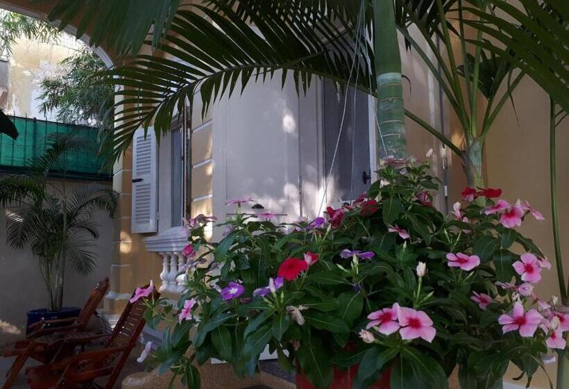 Четырехместный Номер Стандарт, La Villa