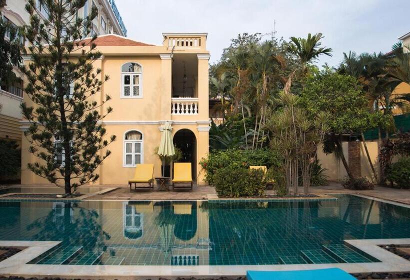 Четырехместный Номер Стандарт, La Villa