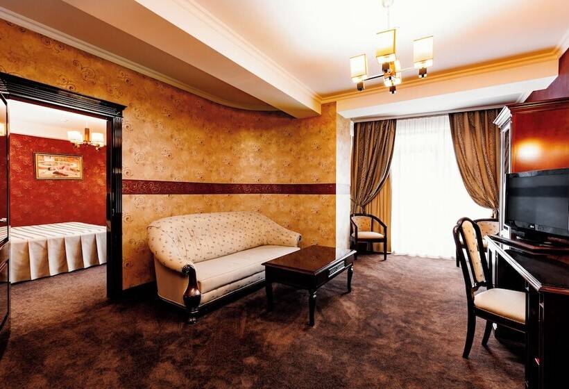 سوییت, President Resort