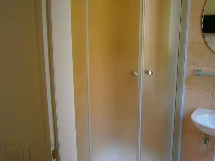 غرفة قياسية رباعية, Rooms And Apartments Djanovic
