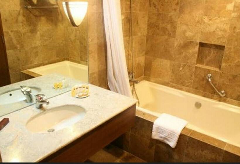 Люкс, Holiday Inn & Suites Batangas Limapark, An Ihg