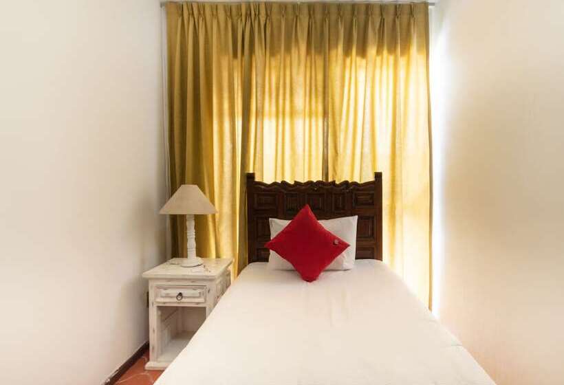 חדר סטנדרט לשלושה, Suites Internacional