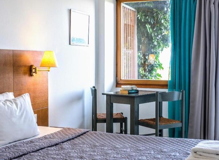 استودیوی استاندارد با چشم‌انداز دریا, Mirabella Apartments