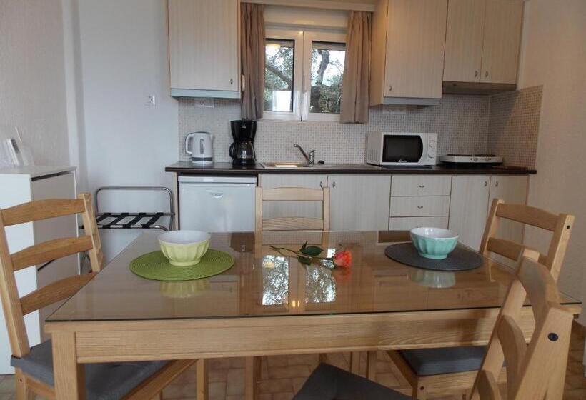 آپارتمان 1 خوابه با چشم‌انداز دریا, Mirabella Apartments