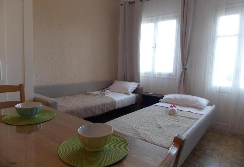 آپارتمان 1 خوابه با چشم‌انداز دریا, Mirabella Apartments