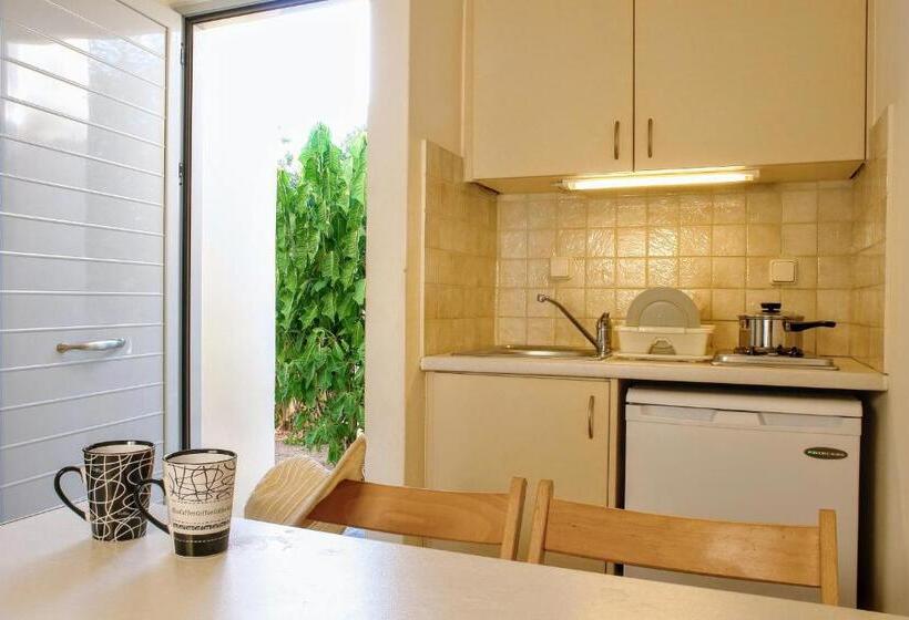 آپارتمان 2 خوابه با چشم‌انداز دریا, Mirabella Apartments