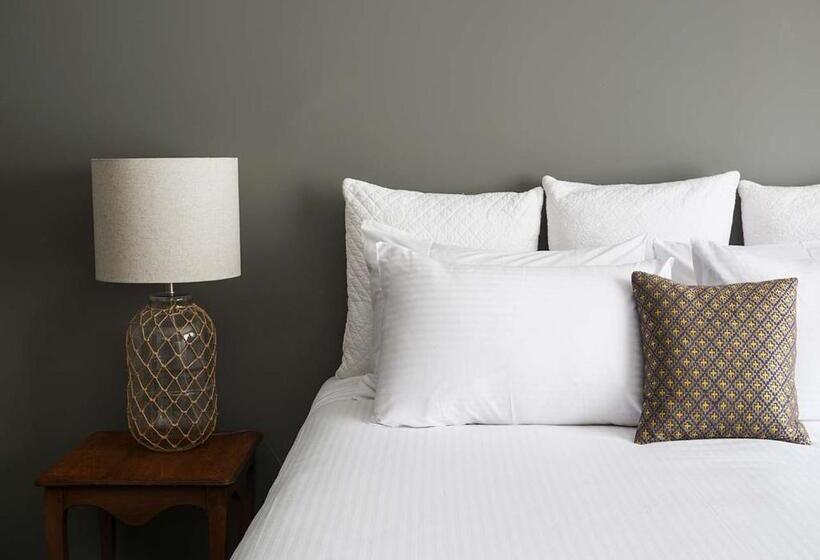 Quarto Estandar, Lancemore Lindenderry Red Hill
