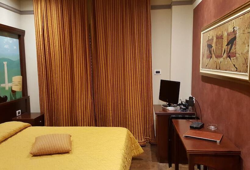 اتاق اکونومی, Regina