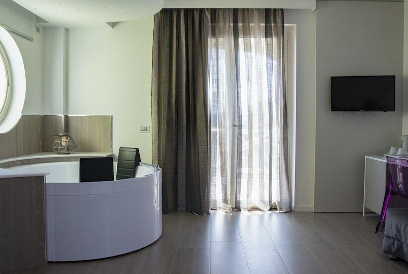Люкс с гидромассажем, Smeraldo Suites & Spa