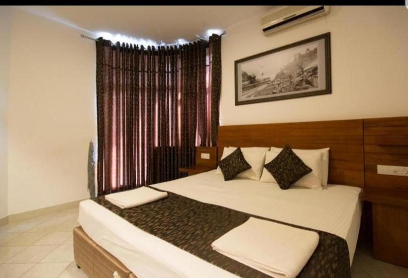 Deluxe Room, Kandyan View Holiday Bungalow   Free Pickup From Kandy City
