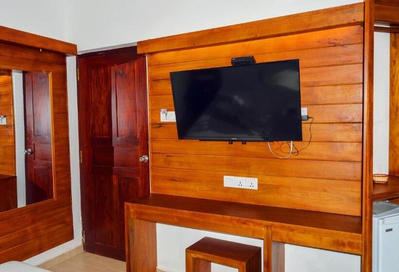 Deluxe Room, Kandyan View Holiday Bungalow   Free Pickup From Kandy City