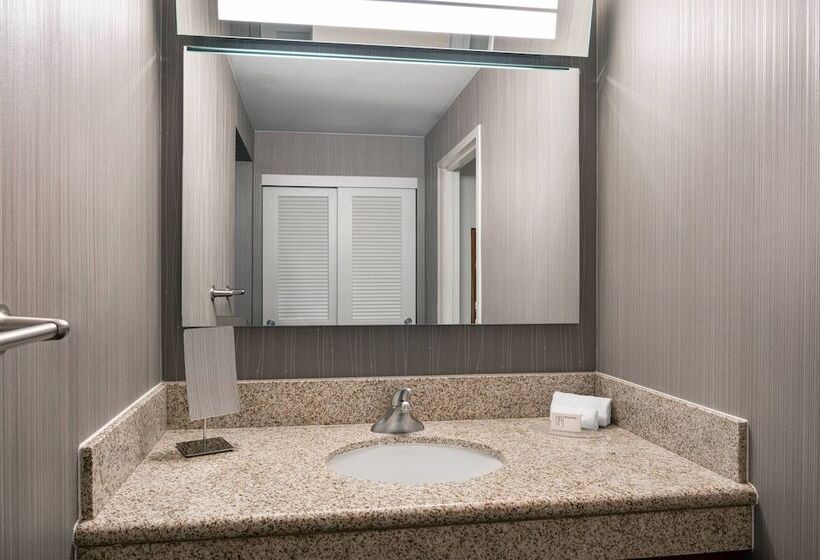 Полулюкс, Courtyard By Marriott Maui Kahului Airport