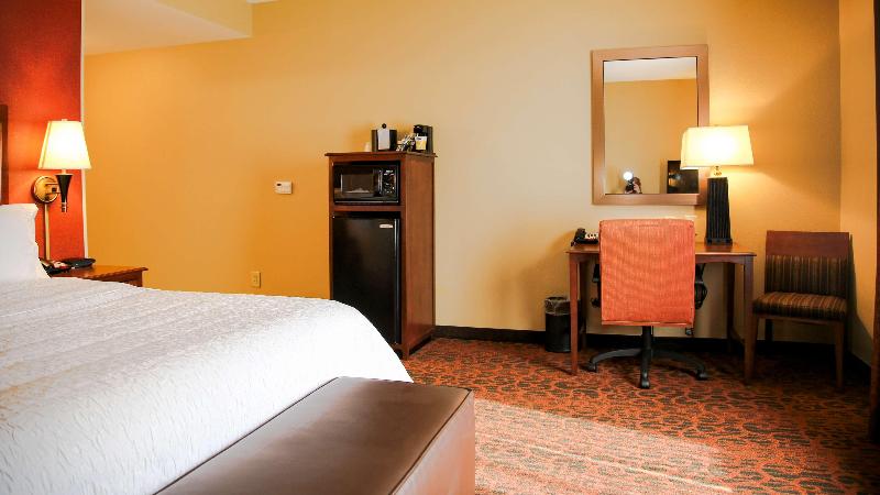 带大床的标准间, Hampton Inn Matamoras/milford